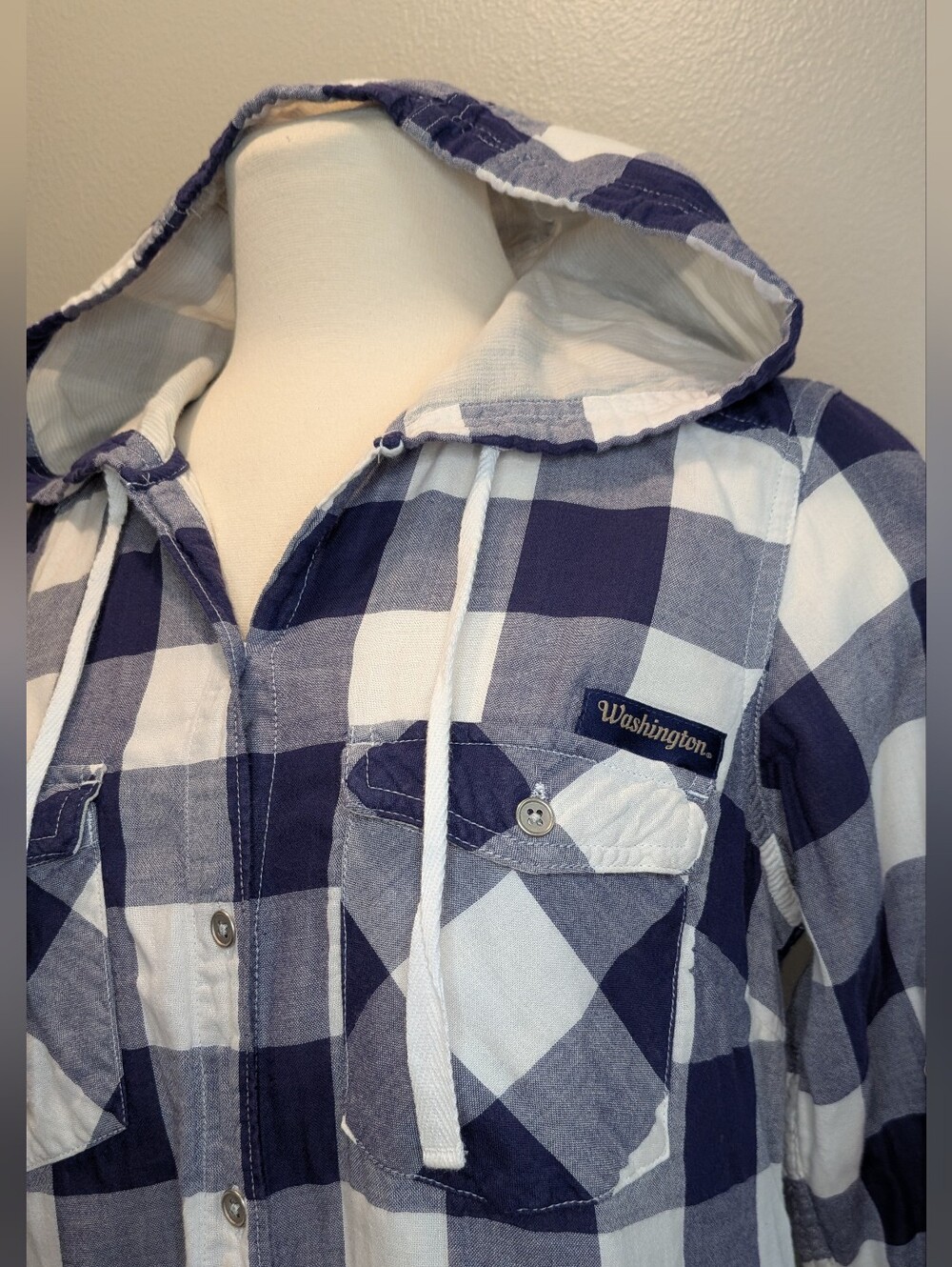 WA Huskies Purple Plaid Hooded Button Up T 💜